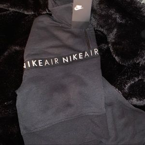 Nike Cropped Sweatshirt💫